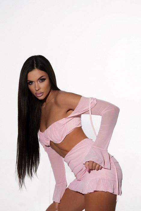 Ночные бабочки: Исследуем мир интимного досуга, свободного от предрассудков